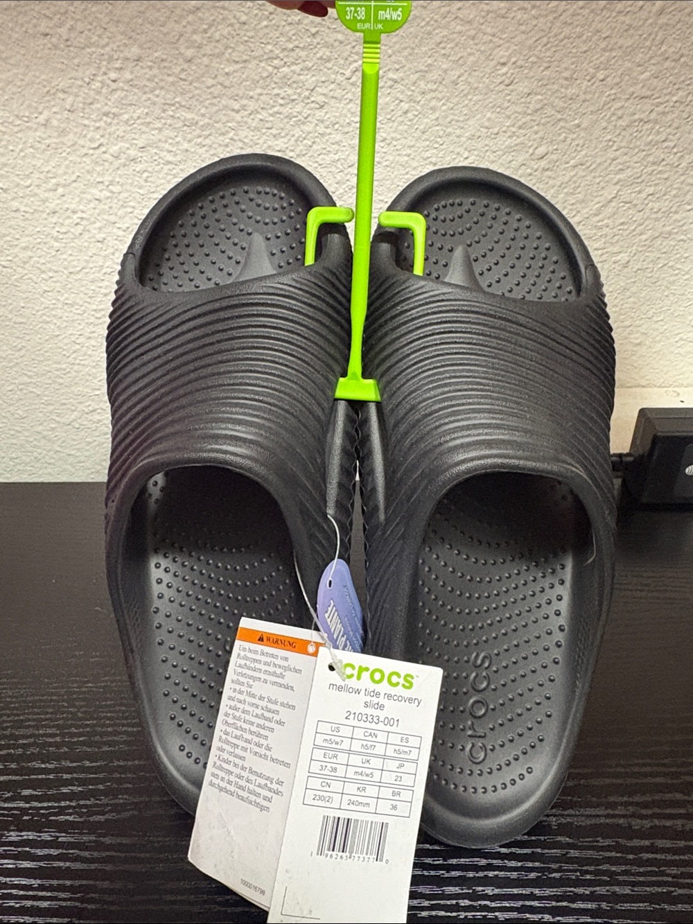 CROCS Kids Mellow Tide Recovery Slide - Black